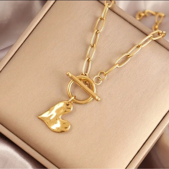 Jewelry - Gold Heart Pendant Necklace